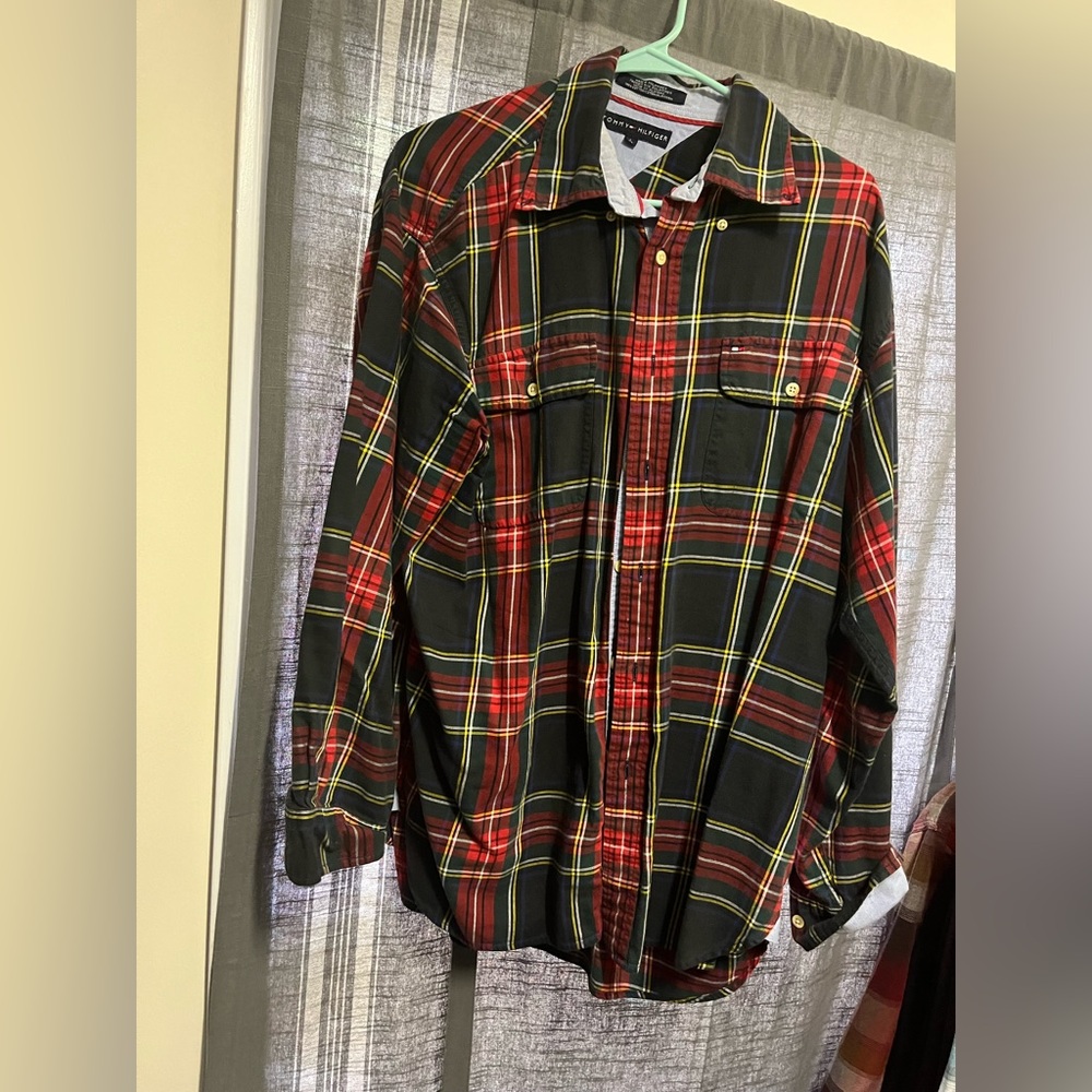 Men’s Tommy Hilfiger shirt- Vintage